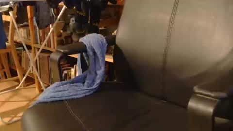 Snapshot of coyote017 chatting on 9, 4, 2026 coyote017 online show from 9, 4, 2026