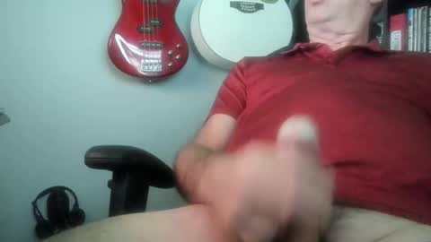 Snapshot of cozycanuck chatting on 30, 4, 2026 CozyCanuck online show from 30, 4, 2026