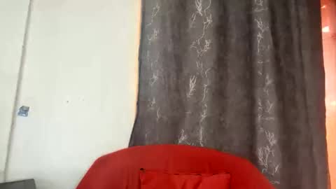 Snapshot of crave_meslowly chatting on 4, 2, 2026 Taliee online show from 4, 2, 2026