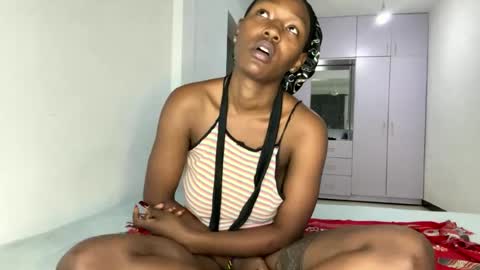 Snapshot of crave_meslowly chatting on 2, 8, 2026 Taliee online show from 2, 8, 2026