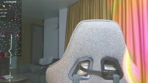 Snapshot of cravelucy chatting on 2, 4, 2026 lucy online show from 2, 4, 2026