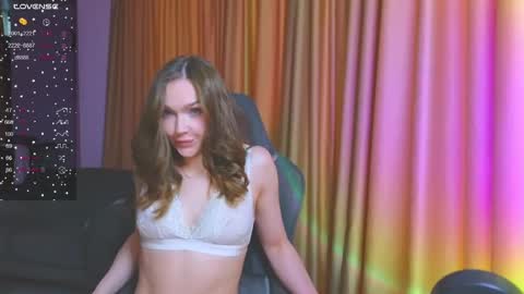 Snapshot of cravelucy chatting on 10, 4, 2026 lucy online show from 10, 4, 2026