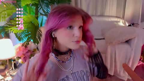Snapshot of crazy__wine chatting on 15, 2, 2025 Sonya online show from 15, 2, 2025