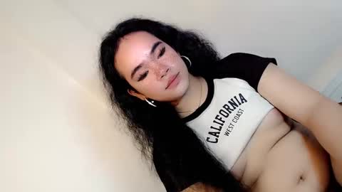 Snapshot of crazy_vixen chatting on 1, 1, 2025 Hot Ayisha online show from 1, 1, 2025