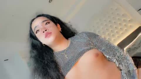 Snapshot of crazy_vixen chatting on 16, 1, 2025 Hot Ayisha online show from 16, 1, 2025