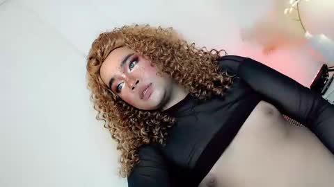 Snapshot of crazy_vixen chatting on 21, 2, 2025 Hot Ayisha online show from 21, 2, 2025