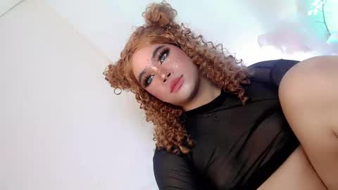Snapshot of crazy_vixen chatting on 25, 2, 2025 Hot Ayisha online show from 25, 2, 2025