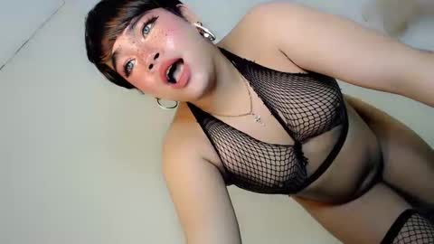 Snapshot of crazy_vixen chatting on 9, 3, 2025 Hot Ayisha online show from 9, 3, 2025