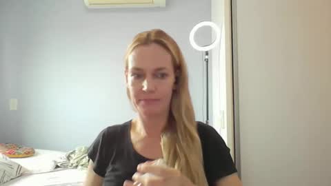 Snapshot of crazyanny chatting on 6, 3, 2026 Anny online show from 6, 3, 2026