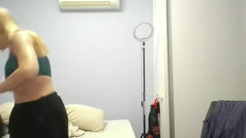 Snapshot of crazyanny chatting on 25, 3, 2026 Anny online show from 25, 3, 2026