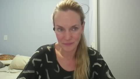 Snapshot of crazyanny chatting on 6, 4, 2026 Anny online show from 6, 4, 2026