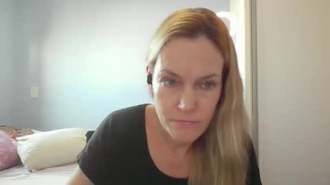 Snapshot of crazyanny chatting on 16, 4, 2026 Anny online show from 16, 4, 2026