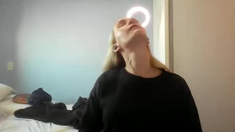 Snapshot of crazyanny chatting on 10, 6, 2026 Anny online show from 10, 6, 2026