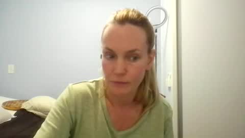 Snapshot of crazyanny chatting on 15, 6, 2026 Anny online show from 15, 6, 2026