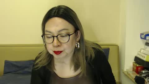 Kelly   online show from 12, 1, 2025