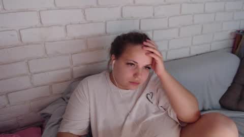 Crazyy Girl  online show from 21, 11, 2025