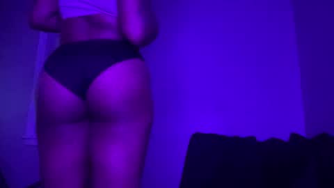 Snapshot of creame_sensation chatting on 4, 12, 2024 PHANTOMTARGARYENXXX online show from 4, 12, 2024