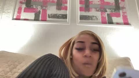 Snapshot of creame_sensation chatting on 26, 1, 2025 PHANTOMTARGARYENXXX online show from 26, 1, 2025