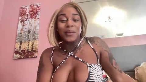 Snapshot of creame_sensation chatting on 2, 2, 2025 PHANTOMTARGARYENXXX online show from 2, 2, 2025