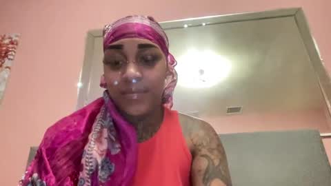 Snapshot of creame_sensation chatting on 26, 2, 2025 PHANTOMTARGARYENXXX online show from 26, 2, 2025