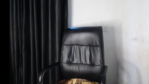 Snapshot of creamy_juicypussy chatting on 11, 9, 2025 Lady jasmine online show from 11, 9, 2025