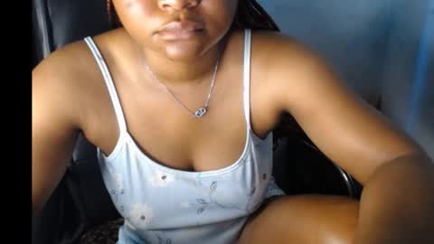 Snapshot of creamy_juicypussy chatting on 23, 11, 2025 Lady jasmine online show from 23, 11, 2025