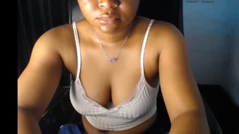 Snapshot of creamy_juicypussy chatting on 26, 11, 2025 Lady jasmine online show from 26, 11, 2025