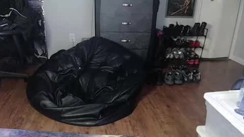 Sylvia online show from 2, 2, 2025