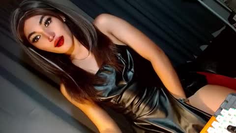 Snapshot of creamycum_celinexxx chatting on 26, 1, 2025 Celine online show from 26, 1, 2025