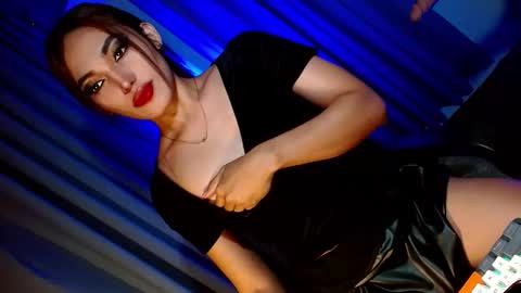 Snapshot of creamycum_celinexxx chatting on 11, 2, 2025 Celine online show from 11, 2, 2025