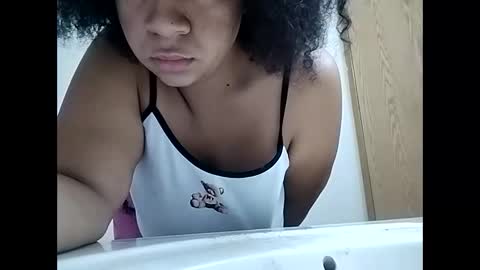 creamyellax online show from 15, 2, 2026