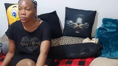 Snapshot of creamyhub chatting on 7, 10, 2025 creamyhub online show from 7, 10, 2025