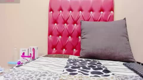 creamyindian4u online show from 14, 5, 2026