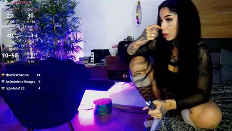 Snapshot of creamyinkk chatting on 23, 11, 2025 Sophie online show from 23, 11, 2025