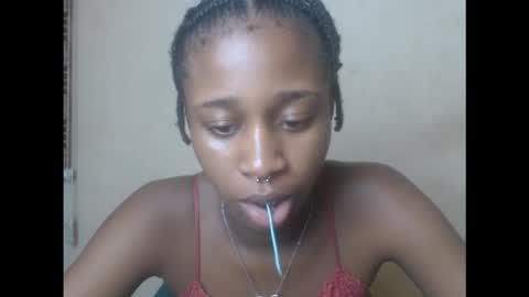 Snapshot of creamyxmuffin chatting on 21, 9, 2025 creamyxmuffin online show from 21, 9, 2025