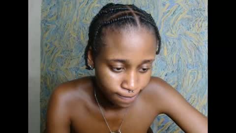 Snapshot of creamyxmuffin chatting on 22, 9, 2025 creamyxmuffin online show from 22, 9, 2025