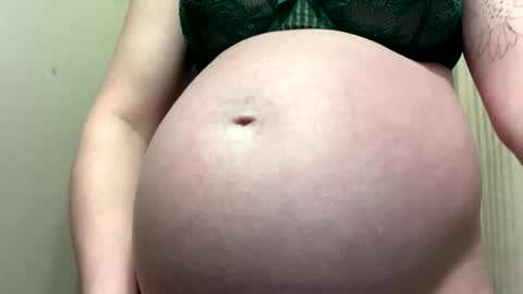 Snapshot of creative_k chatting on 1, 3, 2026 Breed me daddy online show from 1, 3, 2026