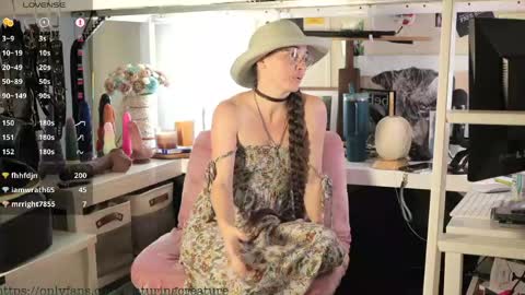 Creature Marie online show from 19, 5, 2026
