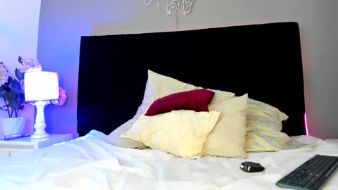 Snapshot of criistalbloom chatting on 5, 2, 2026 CRISTAL online show from 5, 2, 2026