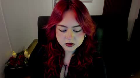 Snapshot of crimson_tati chatting on 15, 10, 2025 Tatiana  online show from 15, 10, 2025