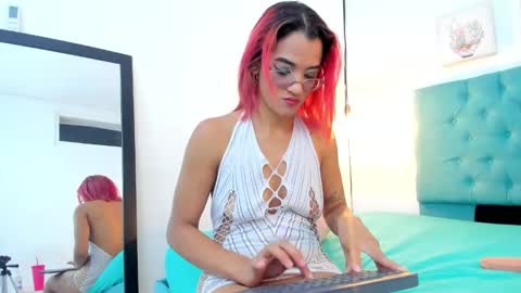 Snapshot of cris_dulce chatting on 13, 10, 2025 cris_dulce online show from 13, 10, 2025