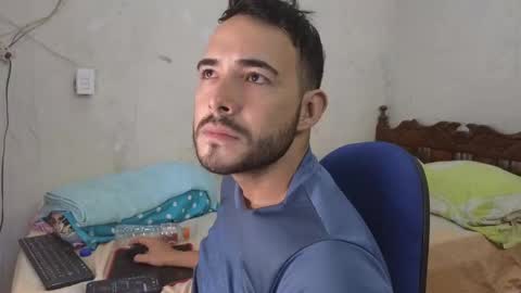 Snapshot of cris_simons chatting on 4, 12, 2024 cris_simons online show from 4, 12, 2024