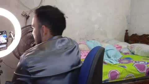 Snapshot of cris_simons chatting on 31, 12, 2024 cris_simons online show from 31, 12, 2024