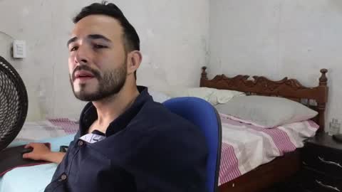 Snapshot of cris_simons chatting on 23, 1, 2025 cris_simons online show from 23, 1, 2025