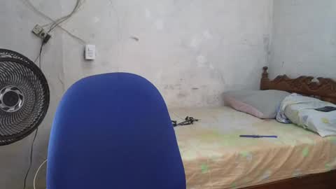 Snapshot of cris_simons chatting on 27, 1, 2025 cris_simons online show from 27, 1, 2025