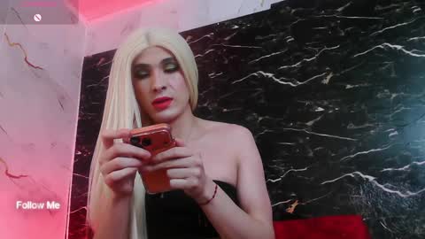 crislingery_doll online show from 9, 5, 2026