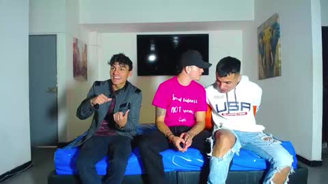 Snapshot of crismens chatting on 13, 9, 2025 crismens online show from 13, 9, 2025