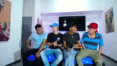 Snapshot of crismens chatting on 18, 9, 2025 crismens online show from 18, 9, 2025