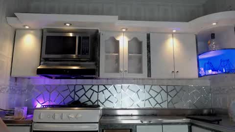 Snapshot of crisozzz chatting on 17, 3, 2026 Cristina Onazis online show from 17, 3, 2026