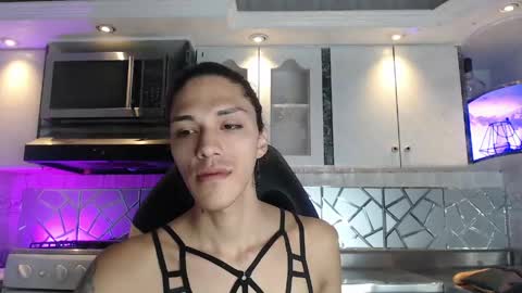 Snapshot of crisozzz chatting on 19, 4, 2026 Cristina Onazis online show from 19, 4, 2026